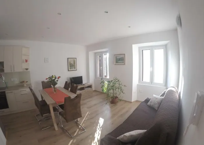 Prenocisca Rusjan * Rence